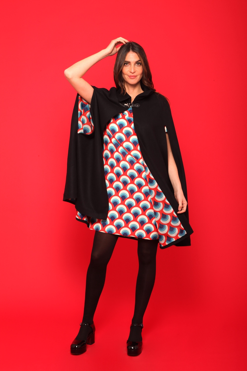 Cape noire femme doublée motif rétro