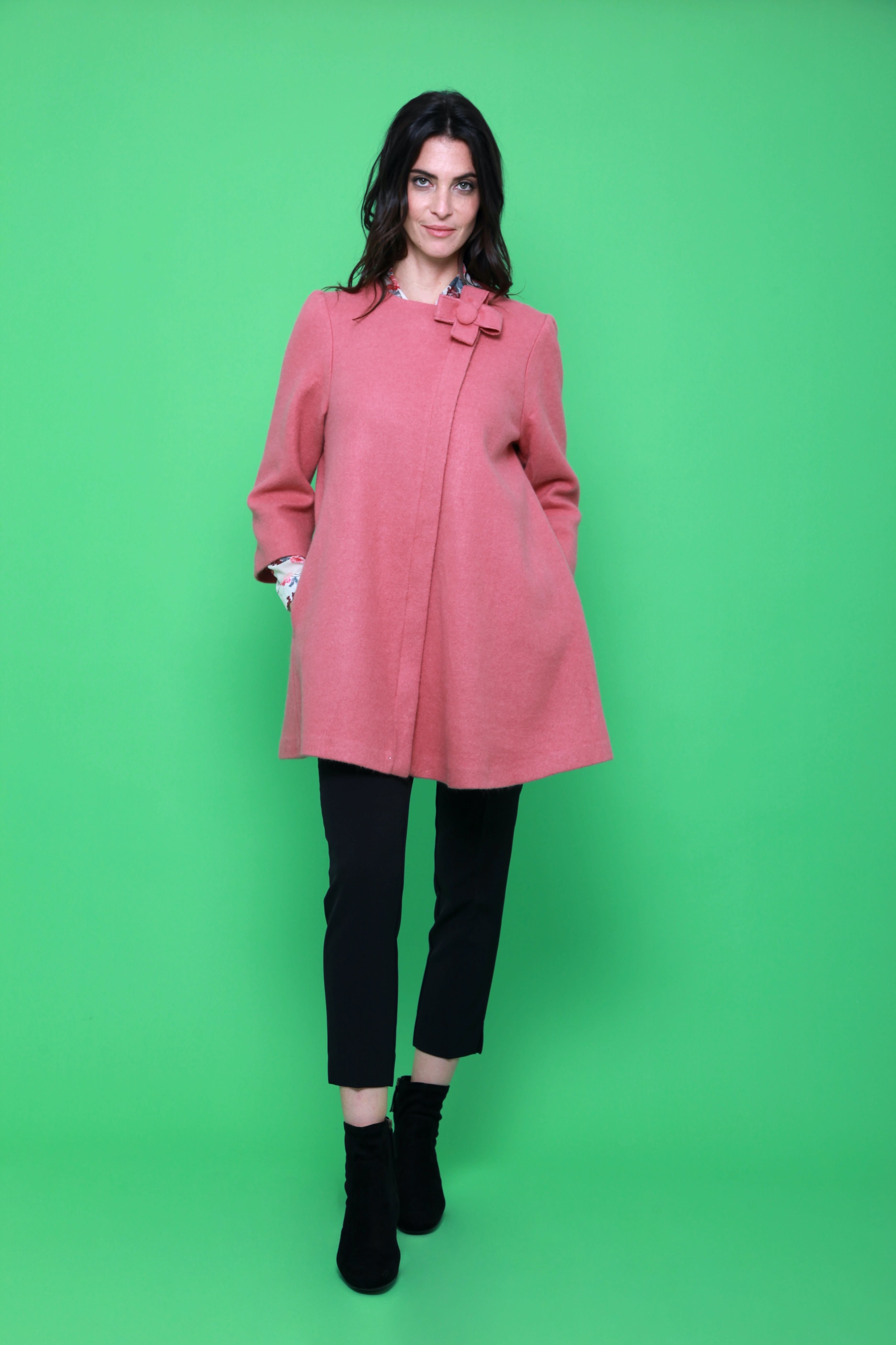 Manteau coupe trapèze Bois de Rose | Laine et Nœud Décoratif