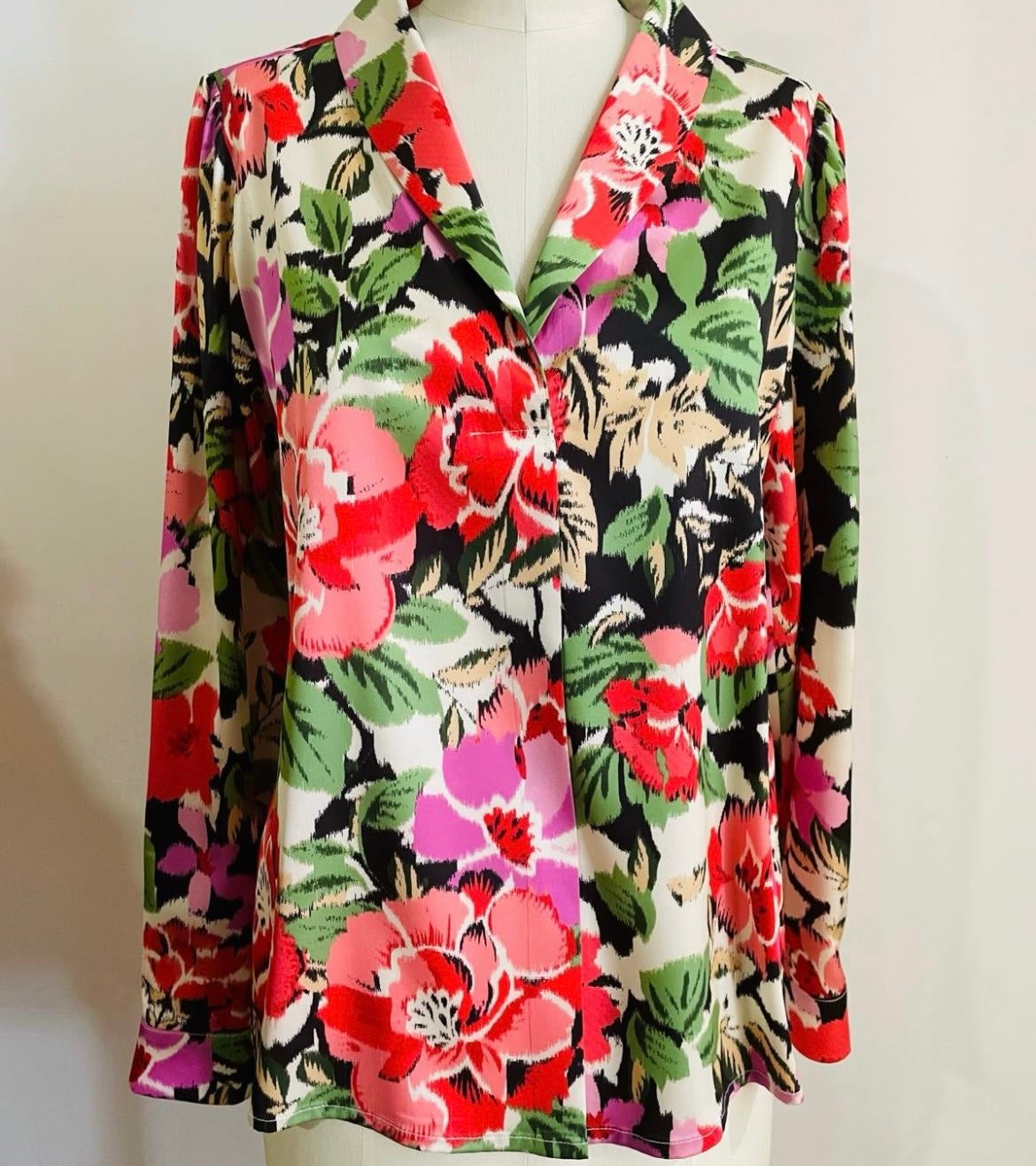 Blouse fluide fleuri col V