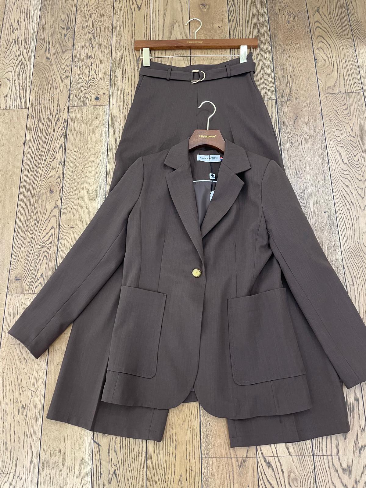Ensemble tailleur marron l Pantalon droit & Blazer cintré